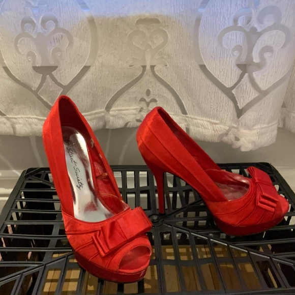 Shoes - Picture 1 of 3